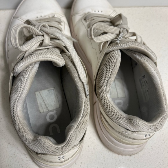 On Cloud The Roger White Leather Sneakers 7 - Picture 6 of 7